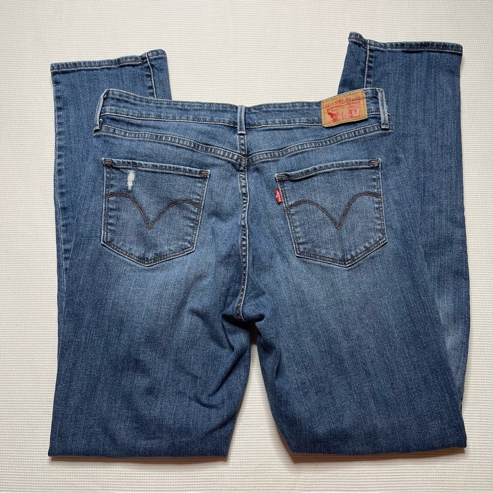 Levis Medium Washed Mid Rise Skinny Jeans (31)‎ - Picture 5 of 11